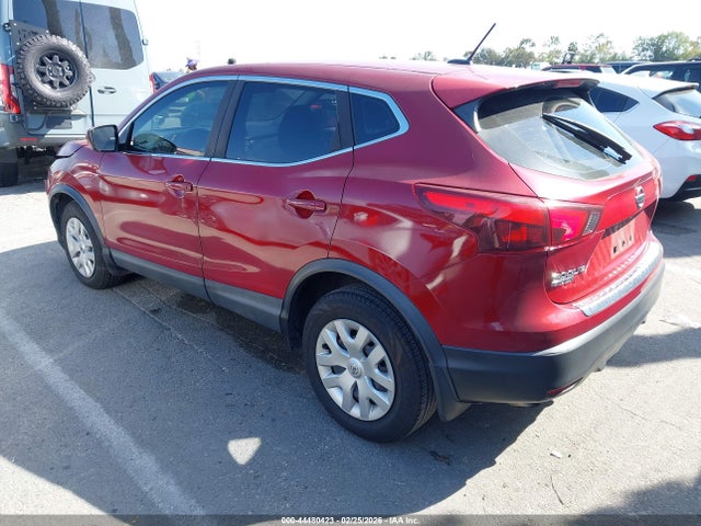 2018 NISSAN ROGUE SPORT JN1BJ1CP4JW104903 Photo 2