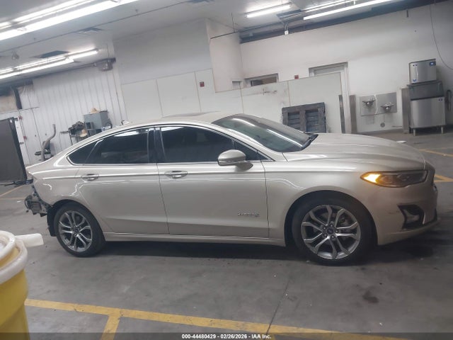 3FA6P0RU5KR235675 Ford Fusion Hybrid Titanium