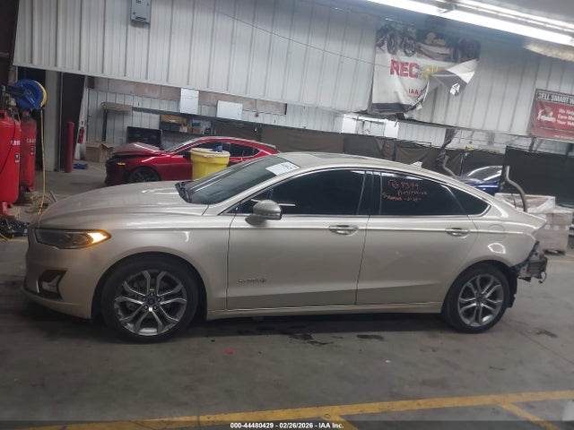 3FA6P0RU5KR235675 Ford Fusion Hybrid Titanium