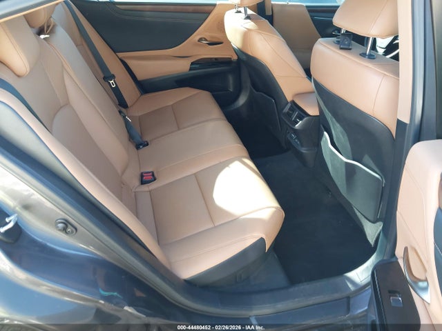 58ADA1C11SU057655 Lexus ES 300H