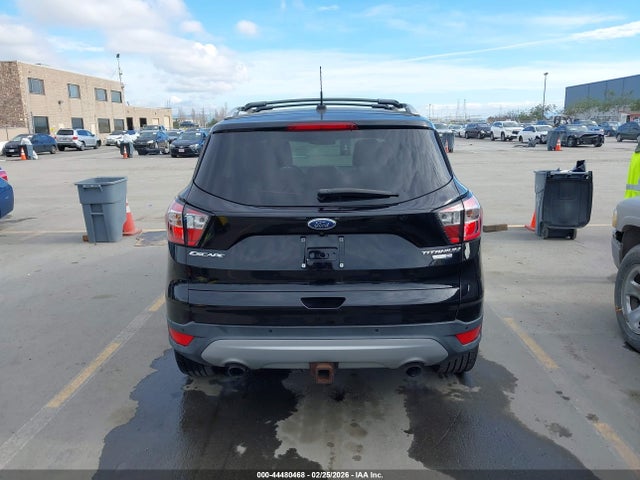 1FMCU9J98HUA81770 Ford Escape Titanium