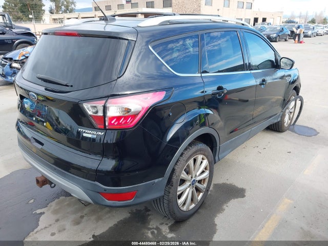 1FMCU9J98HUA81770 Ford Escape Titanium