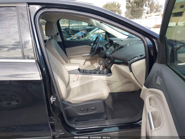 1FMCU9J98HUA81770 Ford Escape Titanium