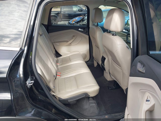 1FMCU9J98HUA81770 Ford Escape Titanium
