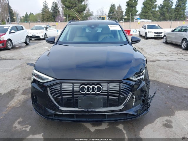 Aukcja sprzedaży 2021 Audi E-tron Premium Plus Quattro, vin: WA1LAAGE8MB039232, numer aukcji: 44480512