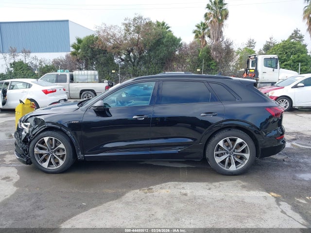 Aukcja sprzedaży 2021 Audi E-tron Premium Plus Quattro, vin: WA1LAAGE8MB039232, numer aukcji: 44480512