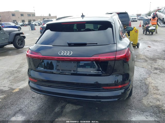 Aukcja sprzedaży 2021 Audi E-tron Premium Plus Quattro, vin: WA1LAAGE8MB039232, numer aukcji: 44480512