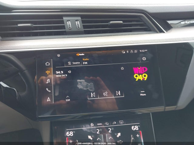 Aukcja sprzedaży 2021 Audi E-tron Premium Plus Quattro, vin: WA1LAAGE8MB039232, numer aukcji: 44480512