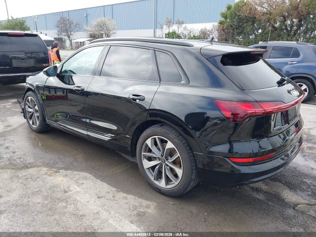 Aukcja sprzedaży 2021 Audi E-tron Premium Plus Quattro, vin: WA1LAAGE8MB039232, numer aukcji: 44480512