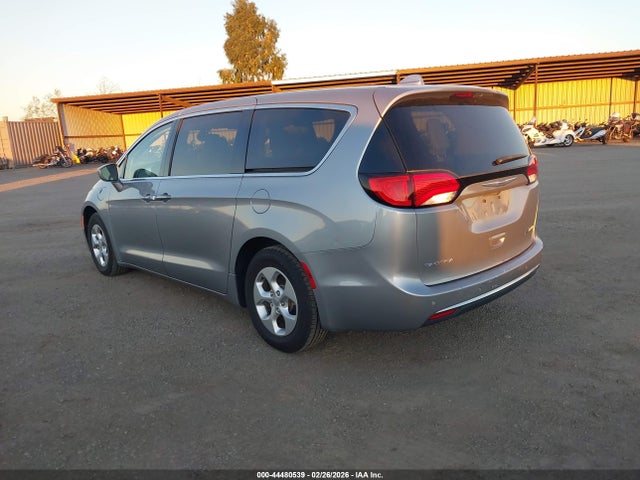 Aukcja sprzedaży 2018 Chrysler Pacifica Hybrid Touring Plus, vin: 2C4RC1H70JR332968, numer aukcji: 44480539