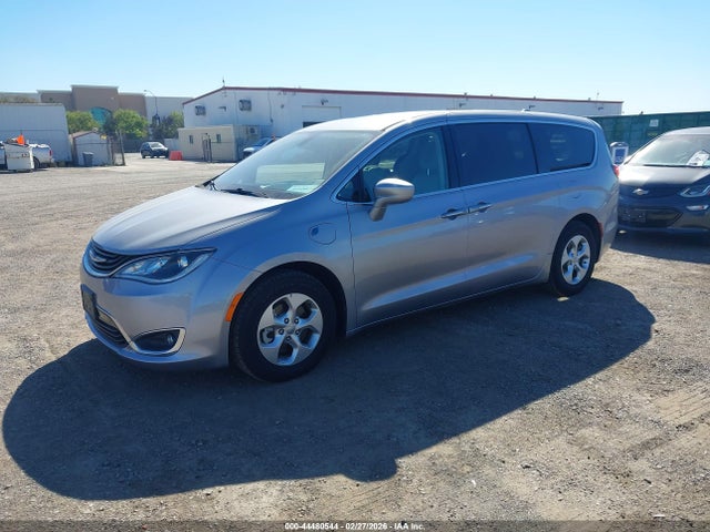 2C4RC1H71JR332963 Chrysler Pacifica Hybrid Touring Plus