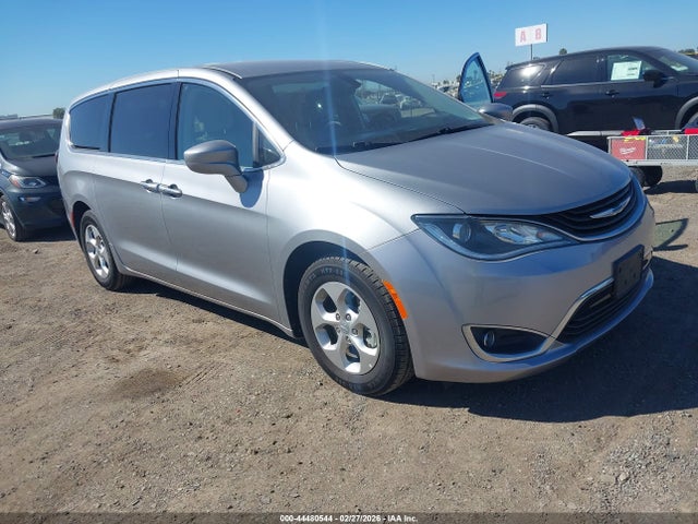 2C4RC1H71JR332963 Chrysler Pacifica Hybrid Touring Plus