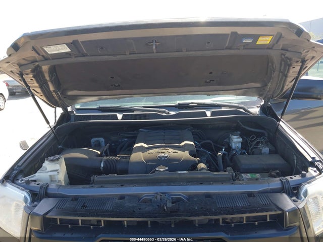 5TFEM5F17HX115057 Toyota Tundra Sr5 4.6l V8