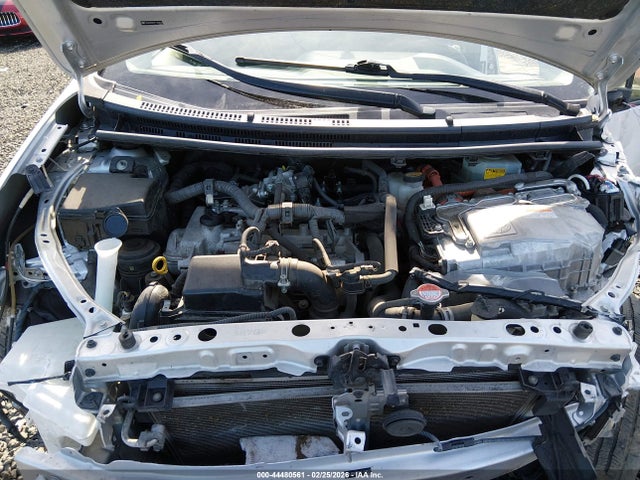 JTDKDTB37F1108527 Toyota Prius C Two