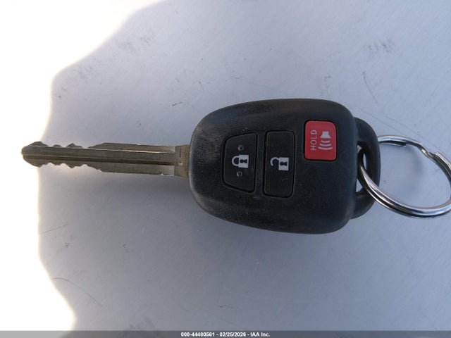 JTDKDTB37F1108527 Toyota Prius C Two