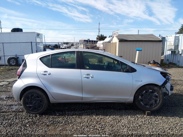 JTDKDTB37F1108527 Toyota Prius C Two