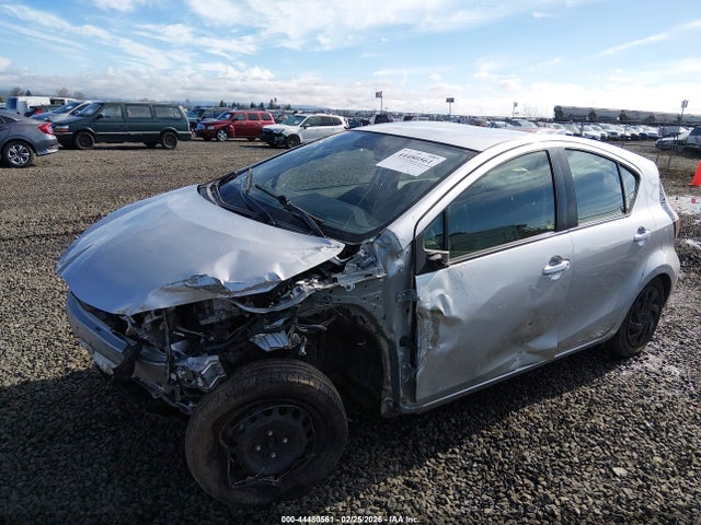 JTDKDTB37F1108527 Toyota Prius C Two
