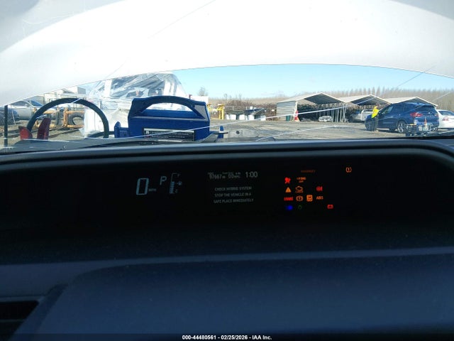 JTDKDTB37F1108527 Toyota Prius C Two