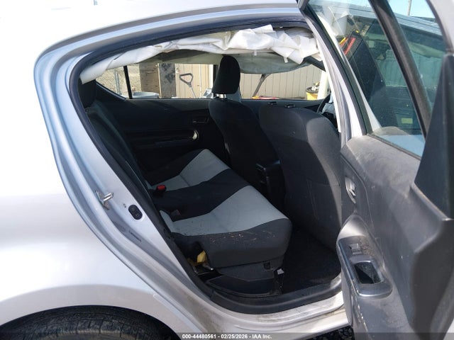 JTDKDTB37F1108527 Toyota Prius C Two
