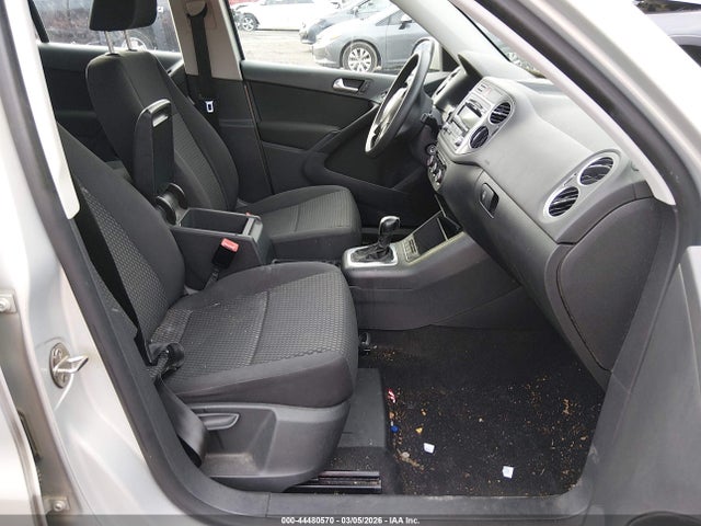 2011 VOLKSWAGEN TIGUAN WVGBV7AX5BW560977 Photo 4