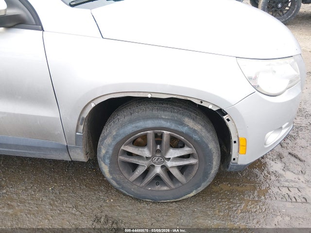 2011 VOLKSWAGEN TIGUAN WVGBV7AX5BW560977 Photo 5