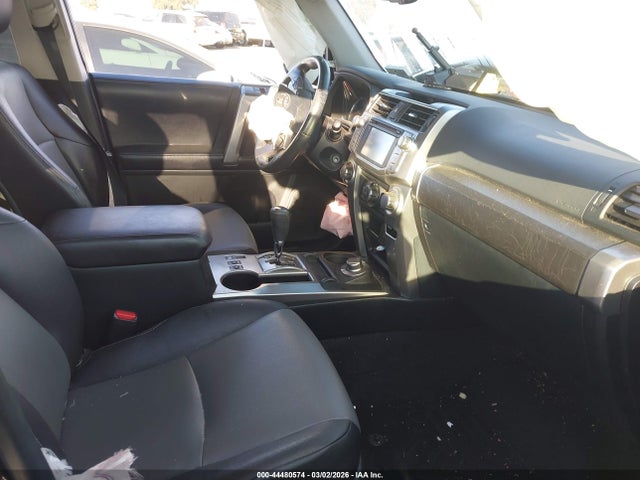 44480574 :رقم المزاد ، JTEBU5JR8G5322742 vin ، 2016 Toyota 4runner Sr5 Premium مزاد بيع