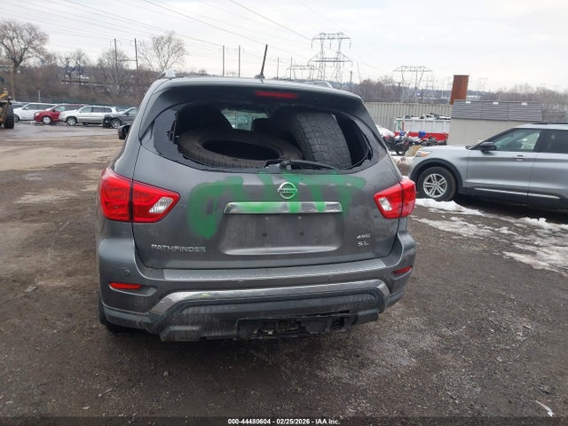5N1DR2MM9JC612239 Nissan Pathfinder Sl