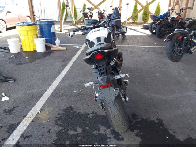 MLHRH1654R5000816 Honda Cb650 R