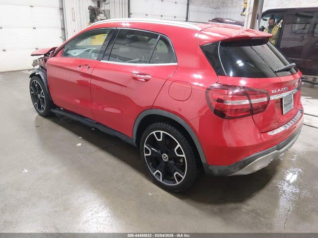 WDCTG4GB8KU019554 Mercedes-Benz Gla 250 4matic