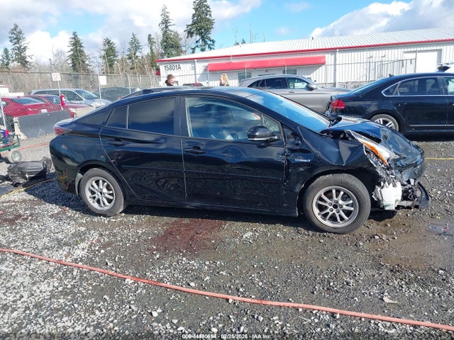 JTDKARFUXG3512443 Toyota Prius Four