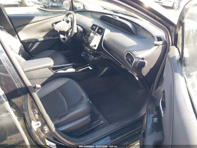 JTDKARFUXG3512443 Toyota Prius Four