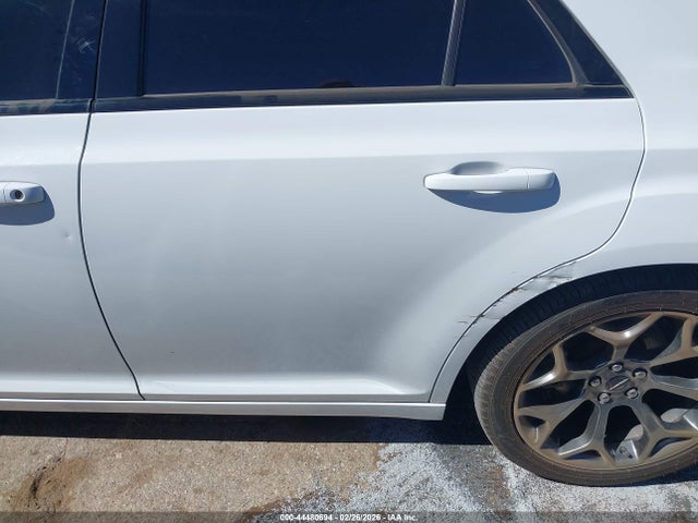 44480694 :رقم المزاد ، 2C3CCAAG5JH275368 vin ، 2018 Chrysler 300 Touring مزاد بيع