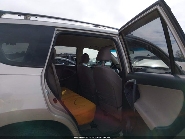 2006 TOYOTA RAV4 JTMBD33V766018054 Photo 7
