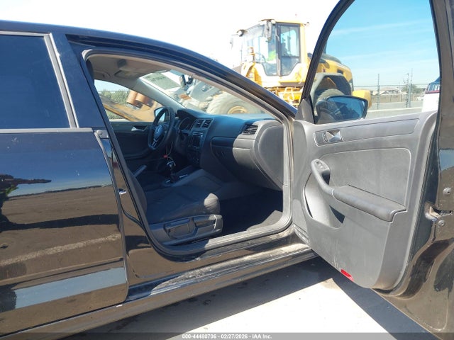 3VW2K7AJ1FM247825 Volkswagen Jetta 2.0l S