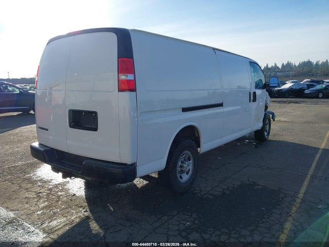 1GCZGHFP7N1272844 Chevrolet Express Cargo Rwd 3500 Extended Wheelbase Wt