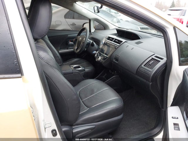Toyota Prius V Two 2017 JTDZN3EU3HJ059409 Image 17