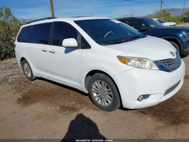 2011 TOYOTA SIENNA 5TDYK3DC0BS052473