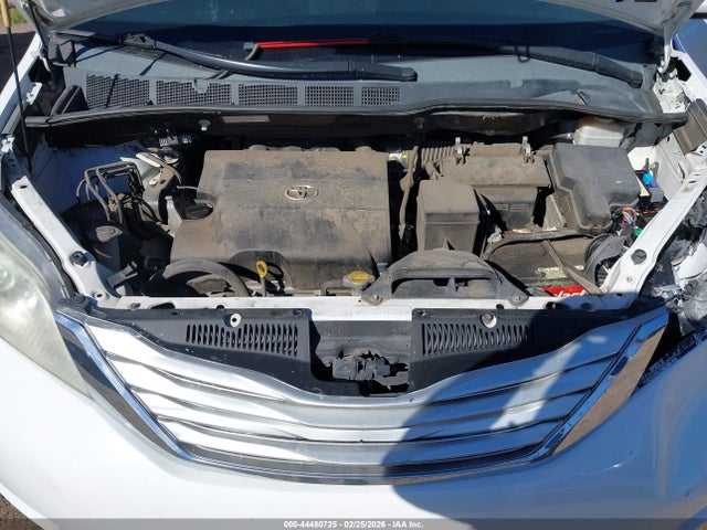 2011 TOYOTA SIENNA 5TDYK3DC0BS052473 Photo 9