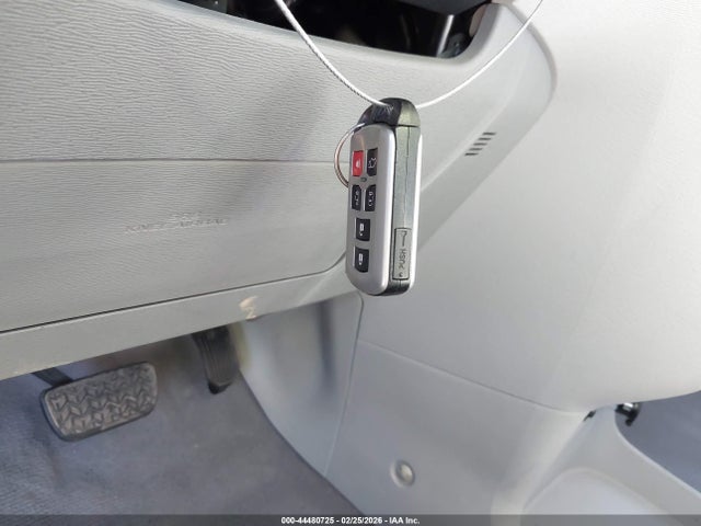 2011 TOYOTA SIENNA 5TDYK3DC0BS052473 Photo 10