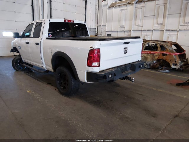 2018 RAM 1500 1C6RR6FG8JS330504 Photo 2