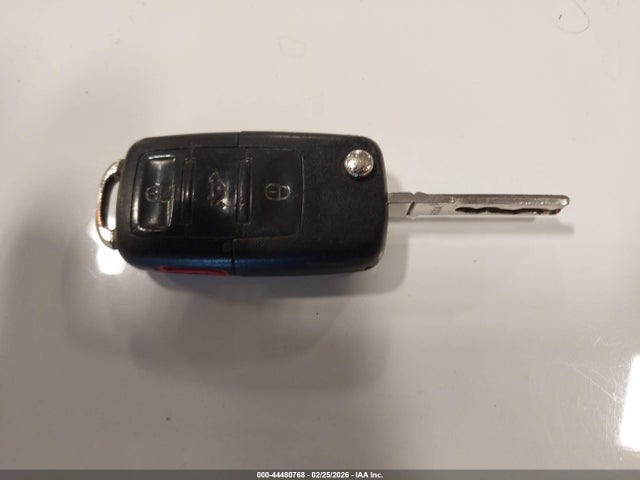 44480768 :رقم المزاد ، 3VWRZ7AJ5AM063183 vin ، 2010 Volkswagen Jetta Limited Edition/se/sel مزاد بيع