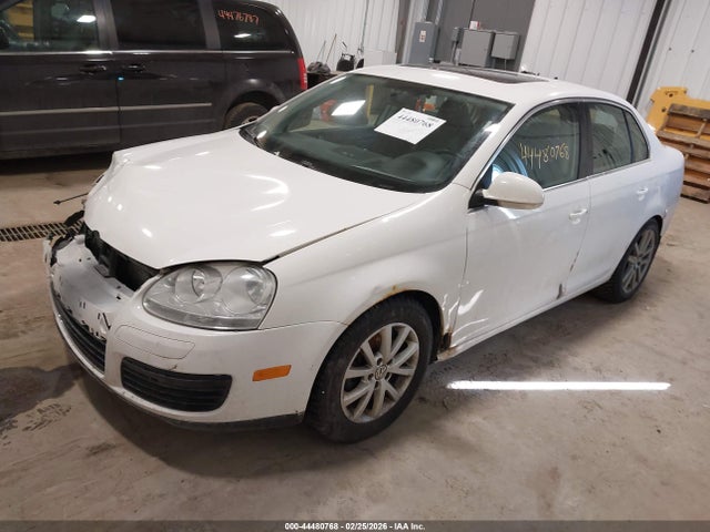 44480768 :رقم المزاد ، 3VWRZ7AJ5AM063183 vin ، 2010 Volkswagen Jetta Limited Edition/se/sel مزاد بيع