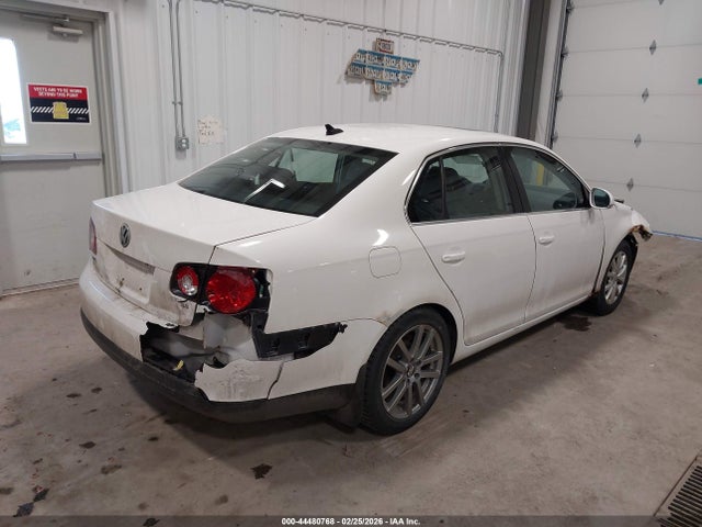 44480768 :رقم المزاد ، 3VWRZ7AJ5AM063183 vin ، 2010 Volkswagen Jetta Limited Edition/se/sel مزاد بيع