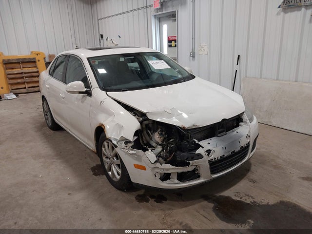44480768 :رقم المزاد ، 3VWRZ7AJ5AM063183 vin ، 2010 Volkswagen Jetta Limited Edition/se/sel مزاد بيع