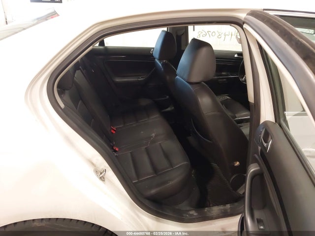 44480768 :رقم المزاد ، 3VWRZ7AJ5AM063183 vin ، 2010 Volkswagen Jetta Limited Edition/se/sel مزاد بيع