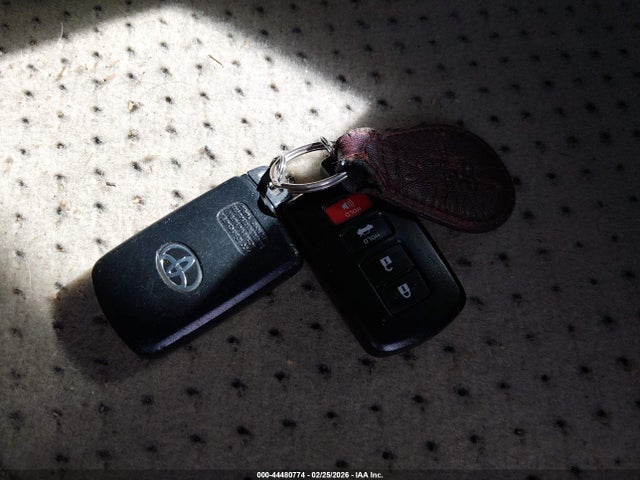 4T1BD1FK4EU109343 Toyota Camry Hybrid Le