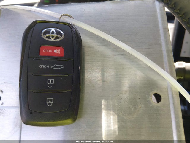 JTDACAAU0T3065226 Toyota Prius Limited