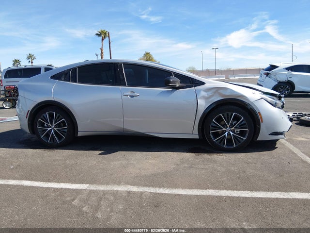 JTDACAAU0T3065226 Toyota Prius Limited