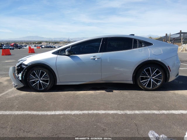 JTDACAAU0T3065226 Toyota Prius Limited