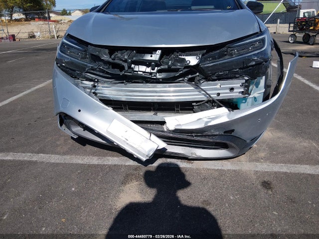 JTDACAAU0T3065226 Toyota Prius Limited
